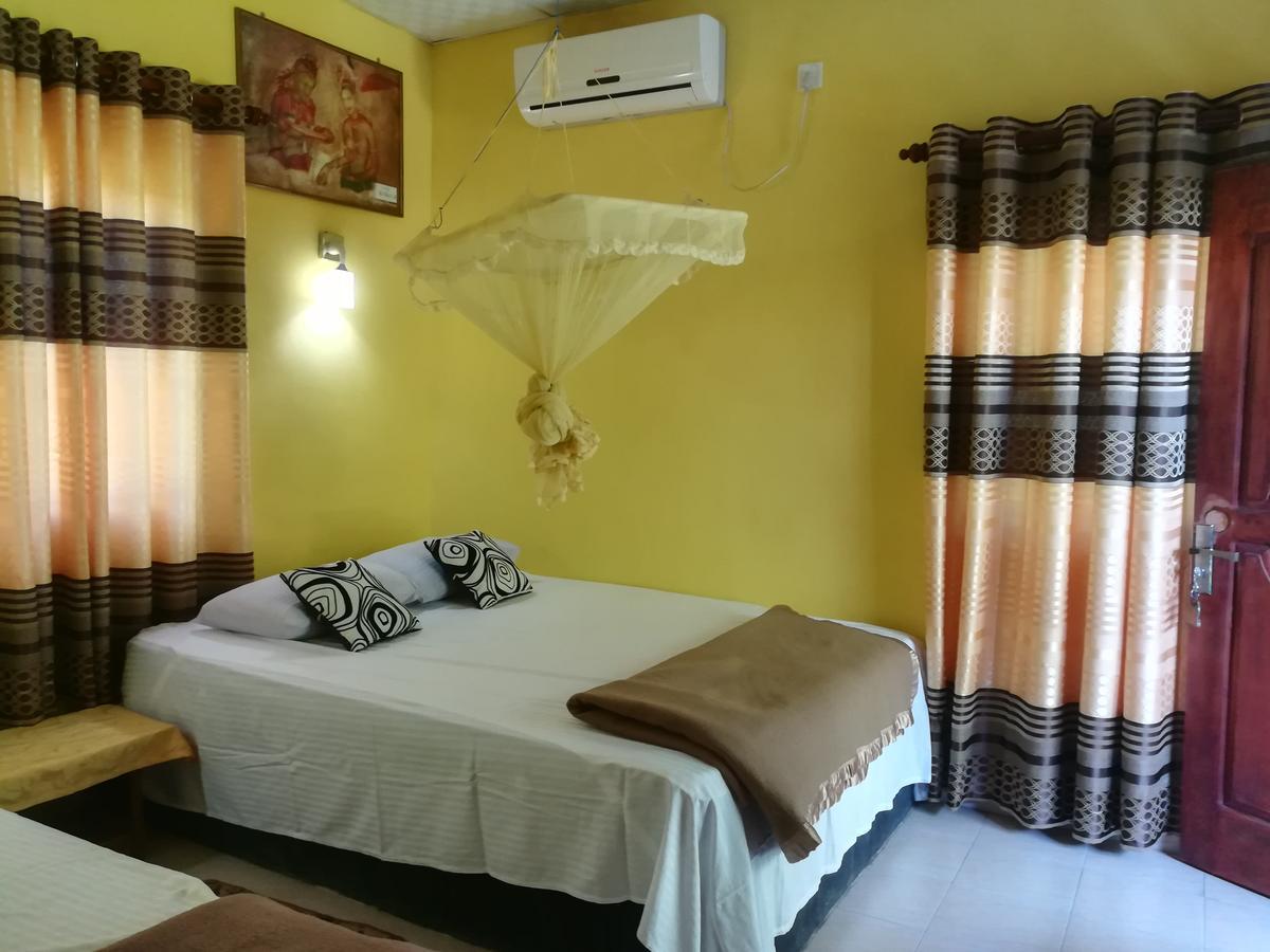 The Nilmini Lodge Σιγκιρίγια Εξωτερικό φωτογραφία